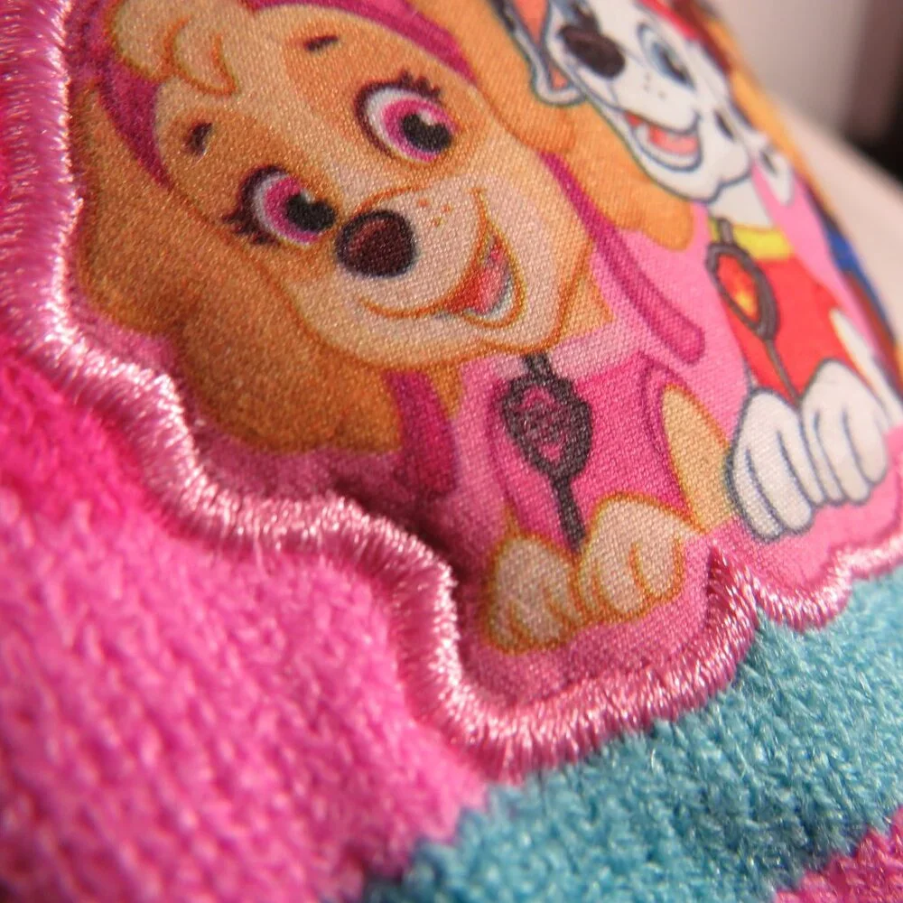 paw patrol hat and mittens fleece (8 in wide hat)